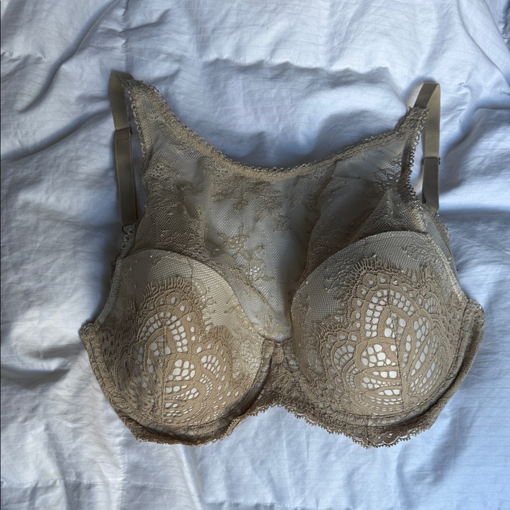 Victoria's Secret Lace Underwire Bra in Taupe